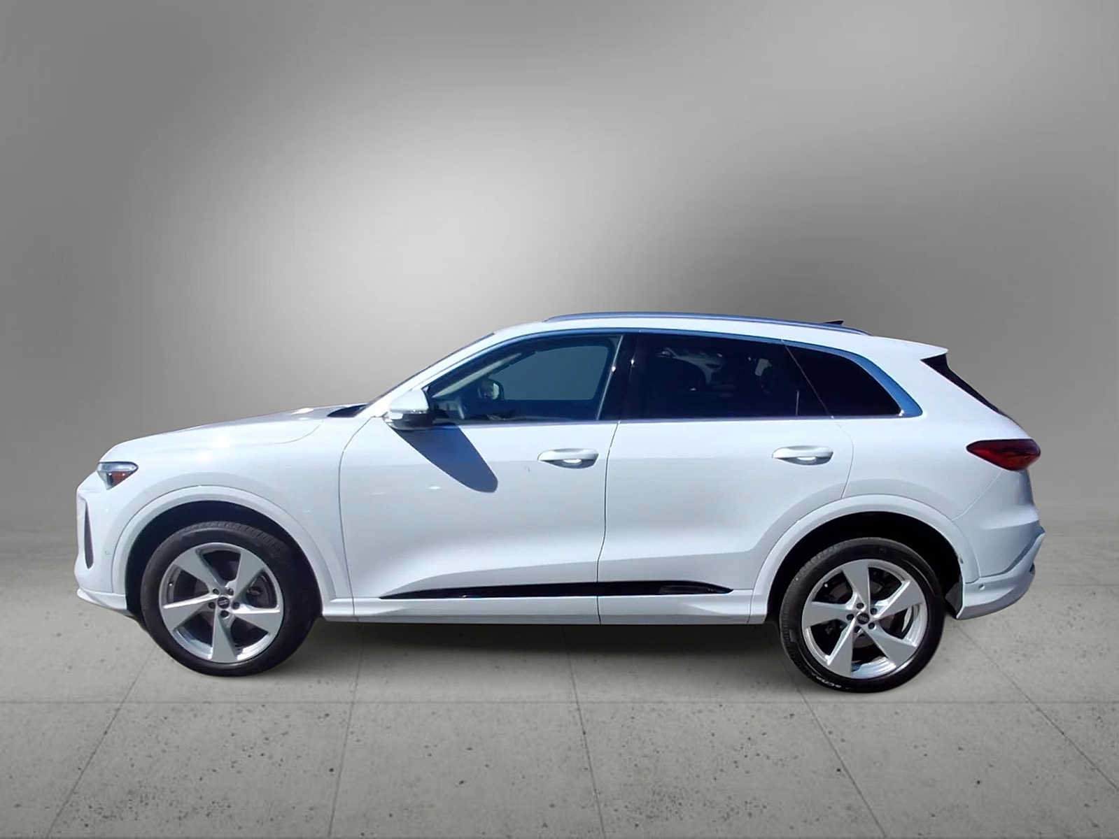 Certified 2025 Audi Q5 Premium w/ Premium Plus AWD/4WD image 5
