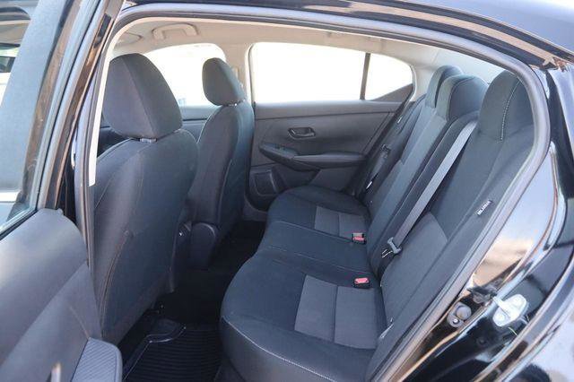 Used 2024 Nissan Sentra SV FWD image 9