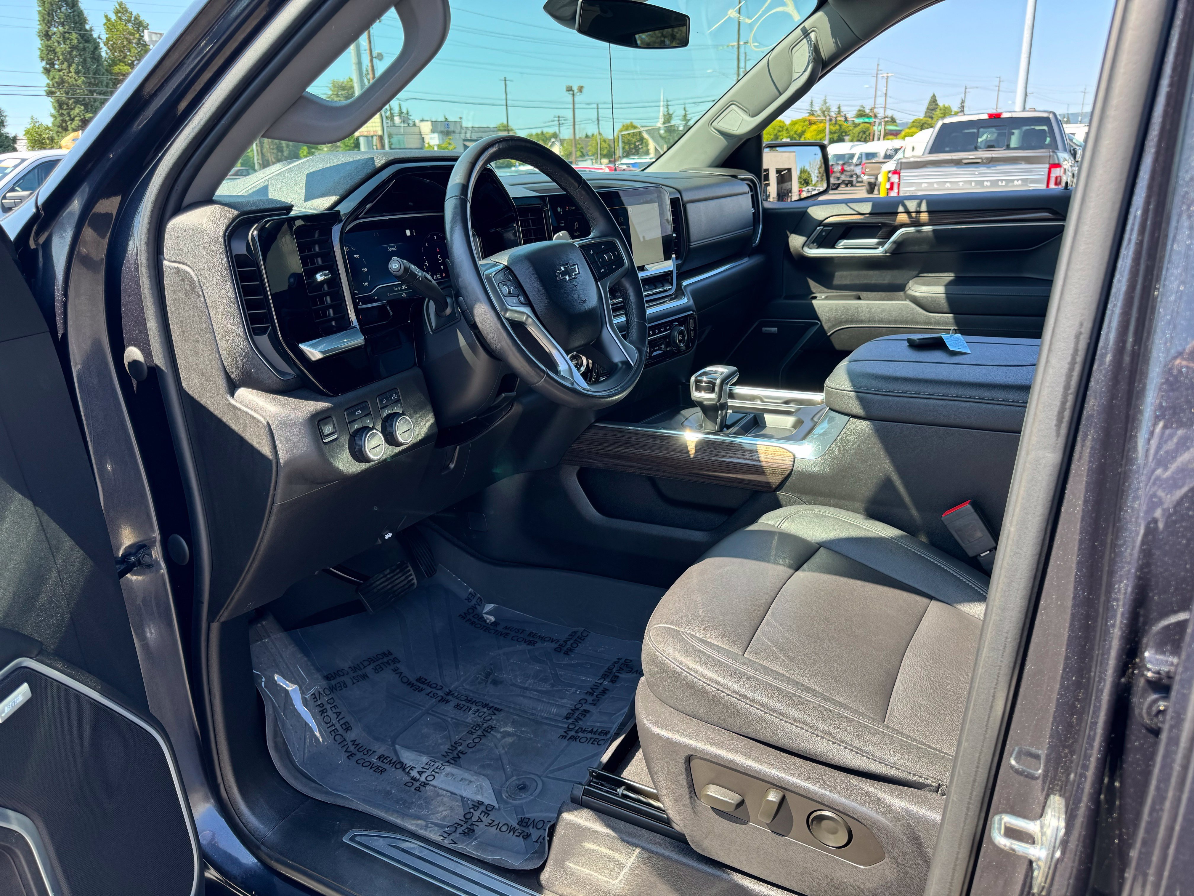 Used 2023 Chevrolet Silverado 1500 RST w/ Convenience Package II AWD/4WD image 17