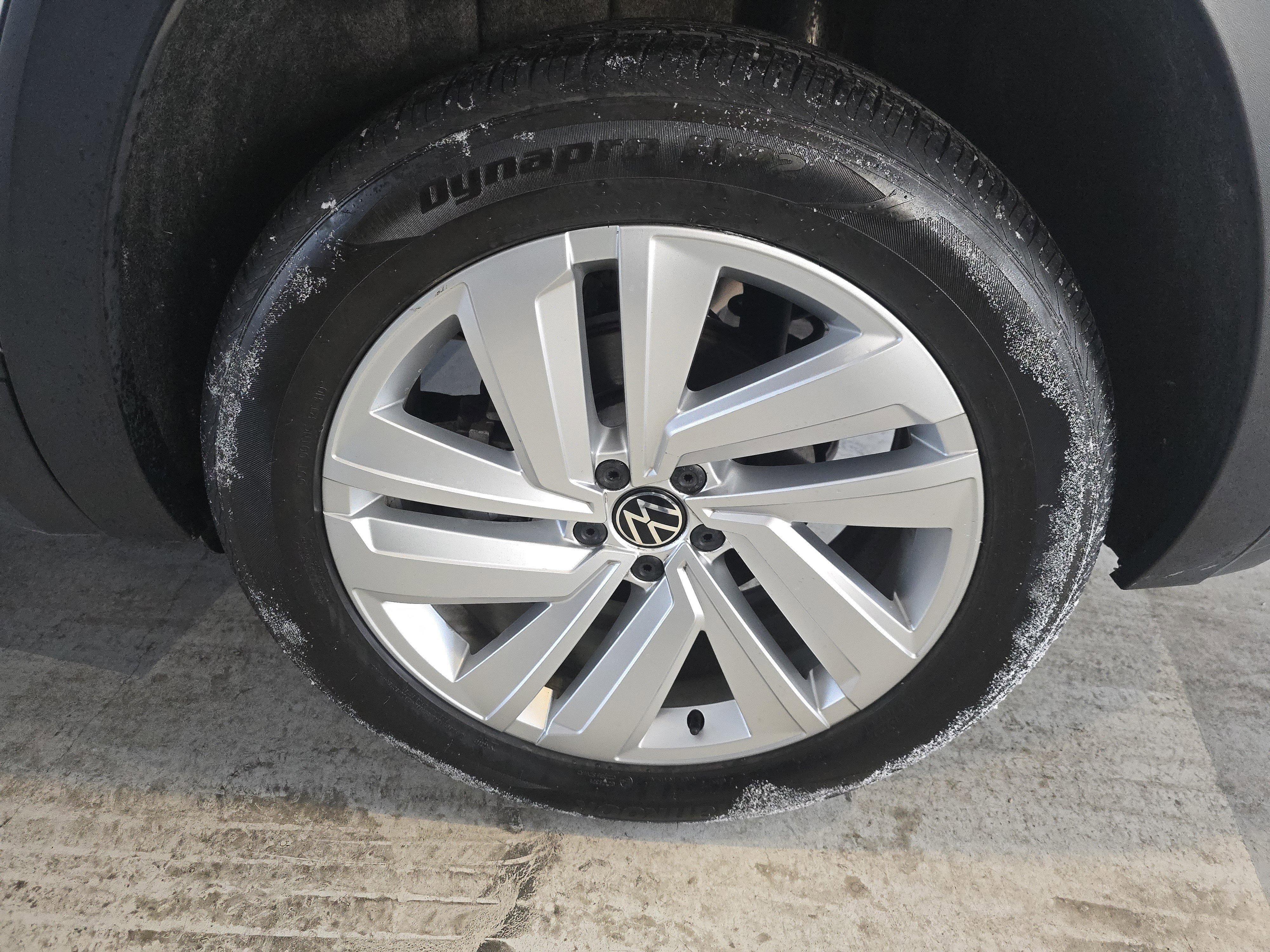 Used 2020 Volkswagen Atlas Cross Sport SE image 12