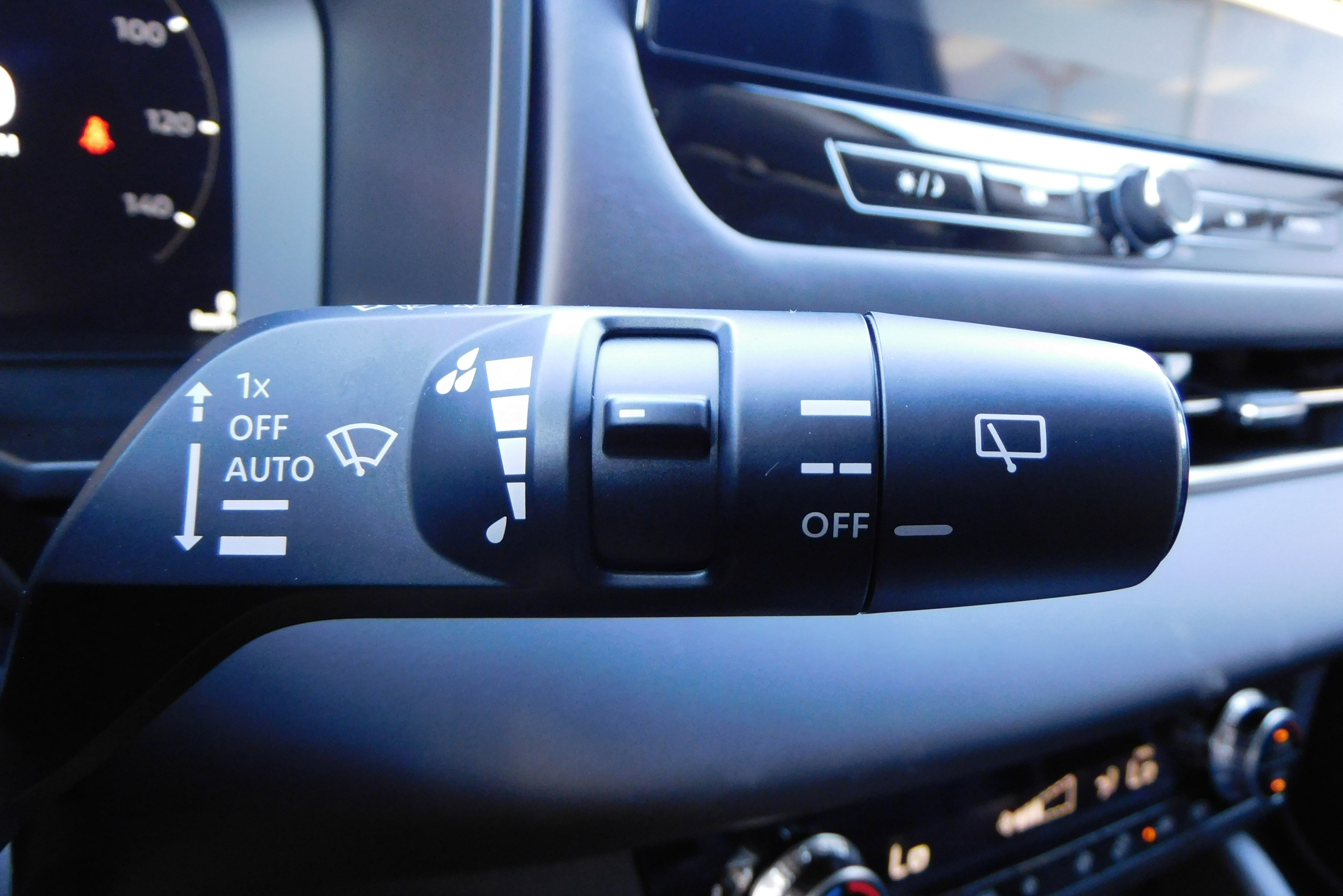 Used 2025 Mitsubishi Outlander SE image 19