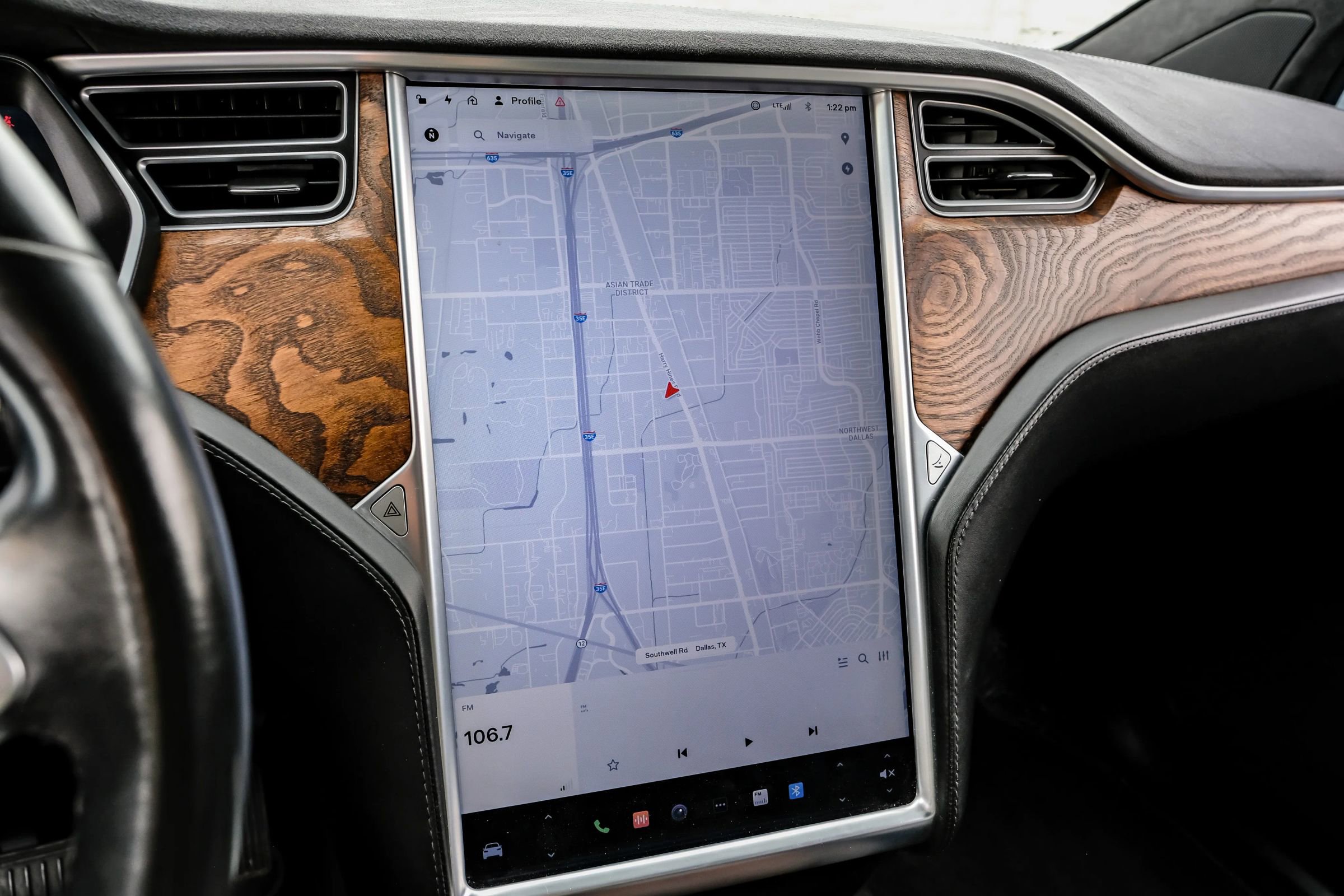 Used 2017 Tesla Model X 90D image 25