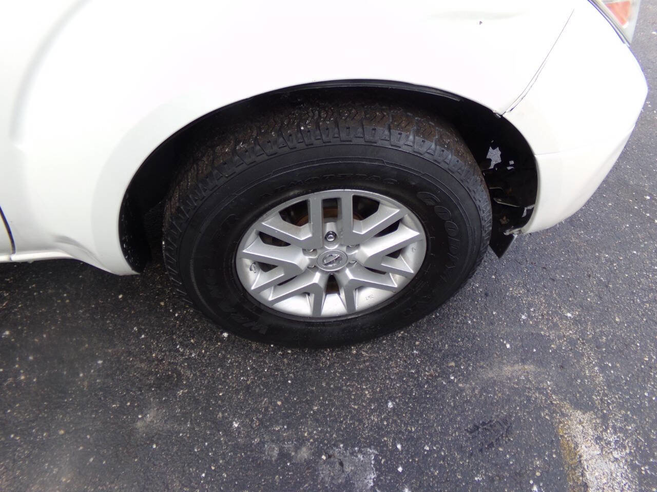 Used 2018 Nissan Frontier SV image 40