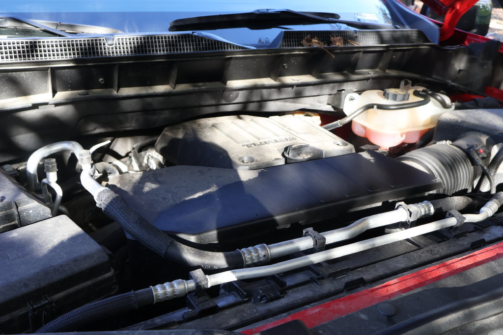 Certified 2024 Chevrolet Silverado 1500 LT AWD/4WD image 15