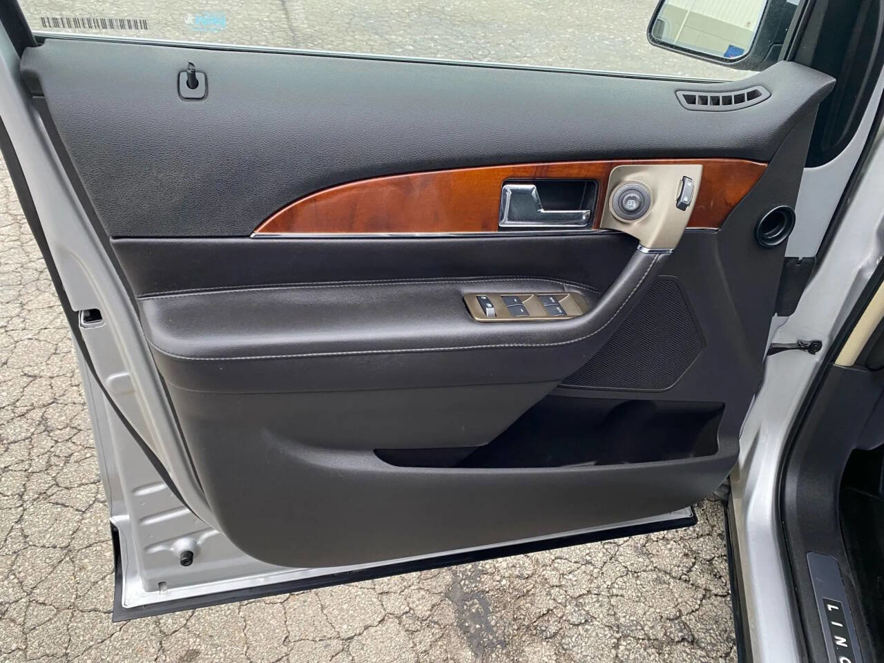 Used 2013 Lincoln MKX FWD image 12