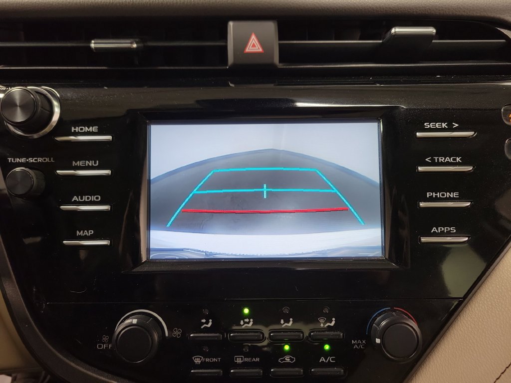 Used 2019 Toyota Camry LE FWD image 18