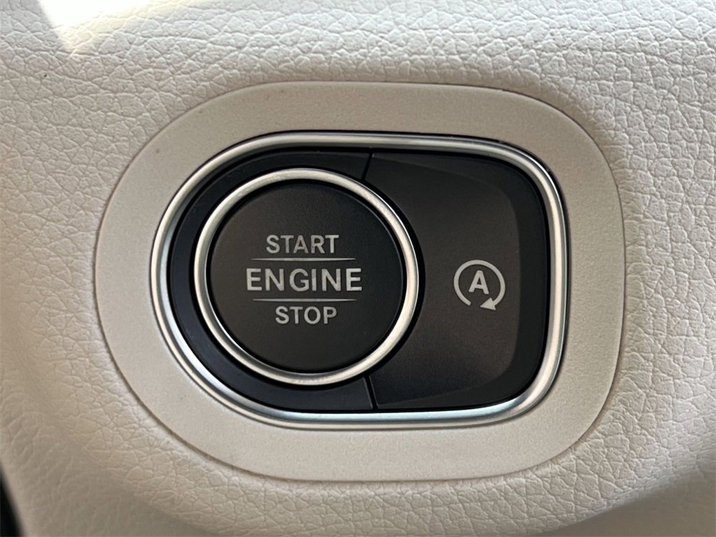 Used 2025 Mercedes-Benz GLE 350 4MATIC image 30