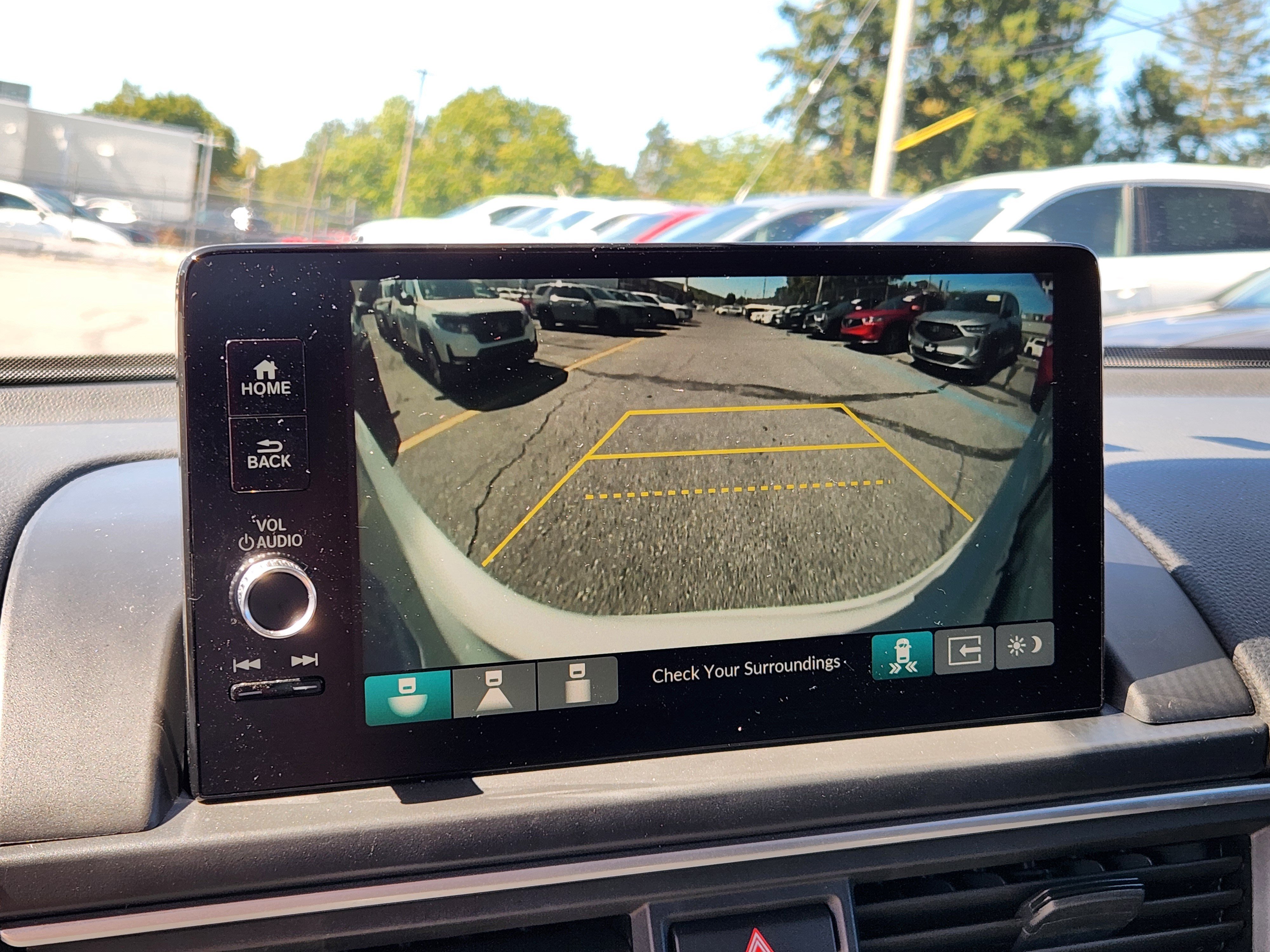 Used 2025 Honda Pilot Touring image 24