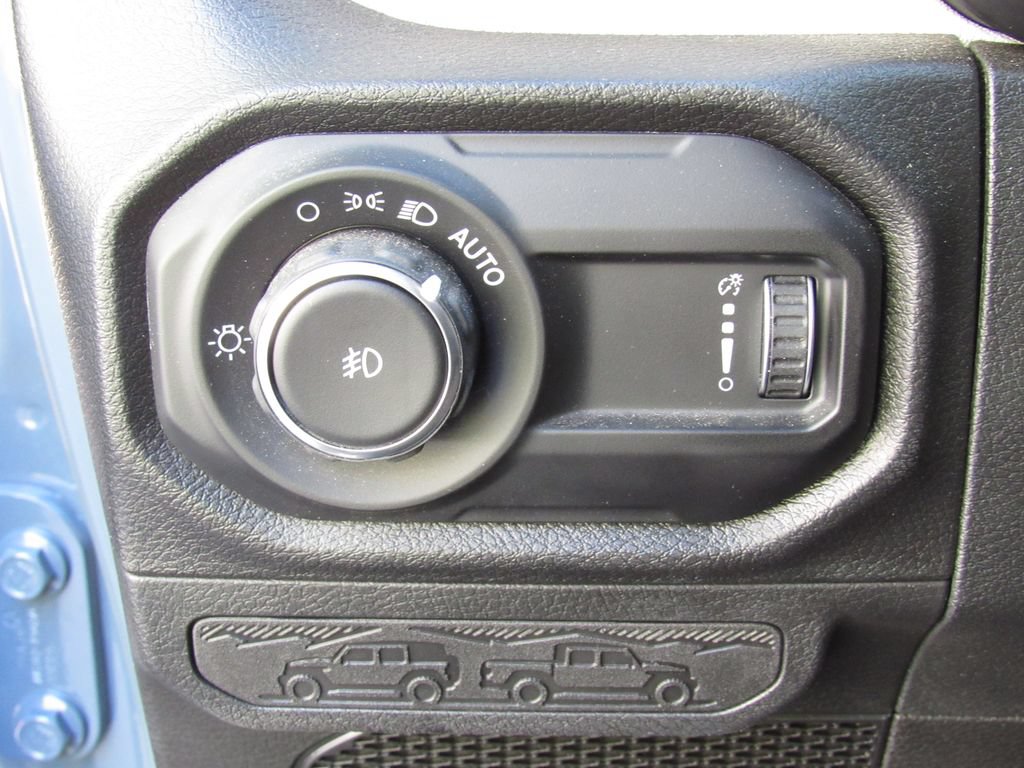 Used 2024 Jeep Wrangler Unlimited Sport AWD/4WD image 31