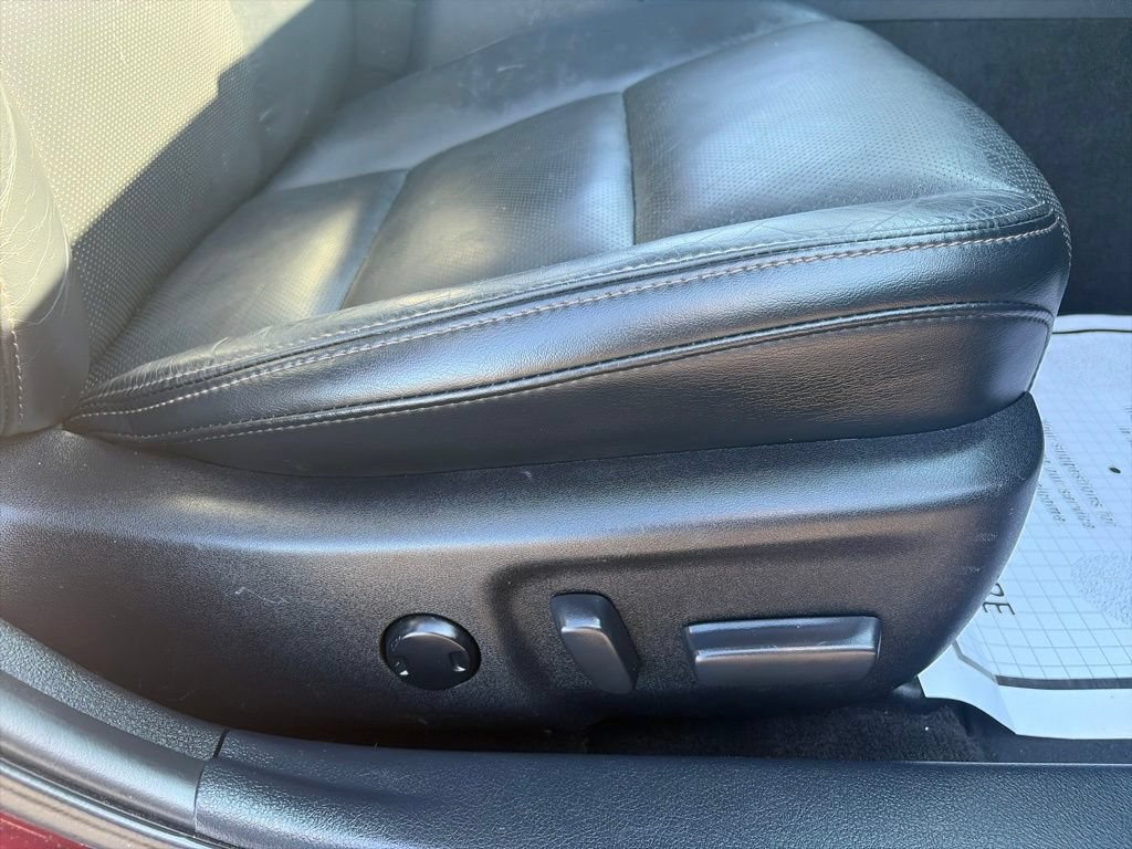 Used 2015 Toyota Avalon Limited w/ Technology Package FWD image 40