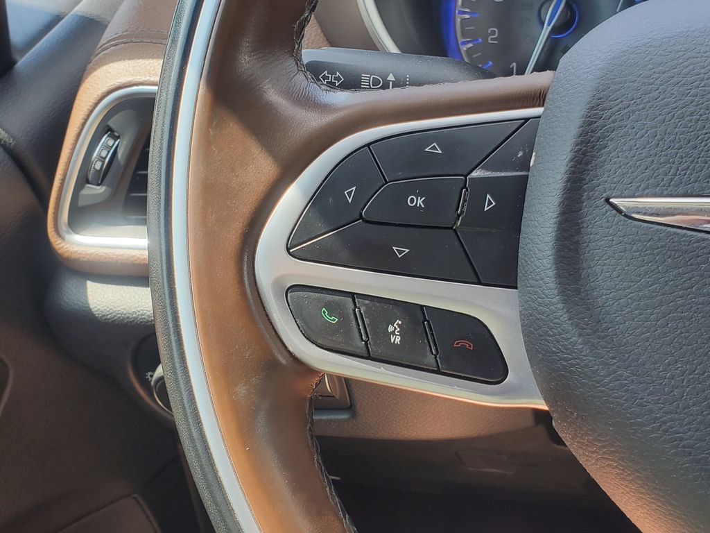 Used 2018 Chrysler Pacifica Limited FWD image 14