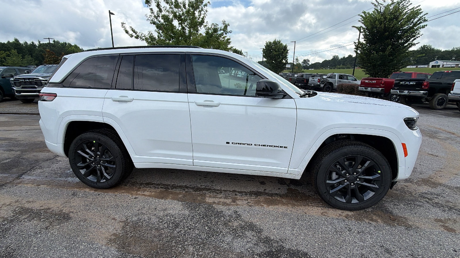 New 2026 Jeep Grand Cherokee Limited AWD/4WD image 7