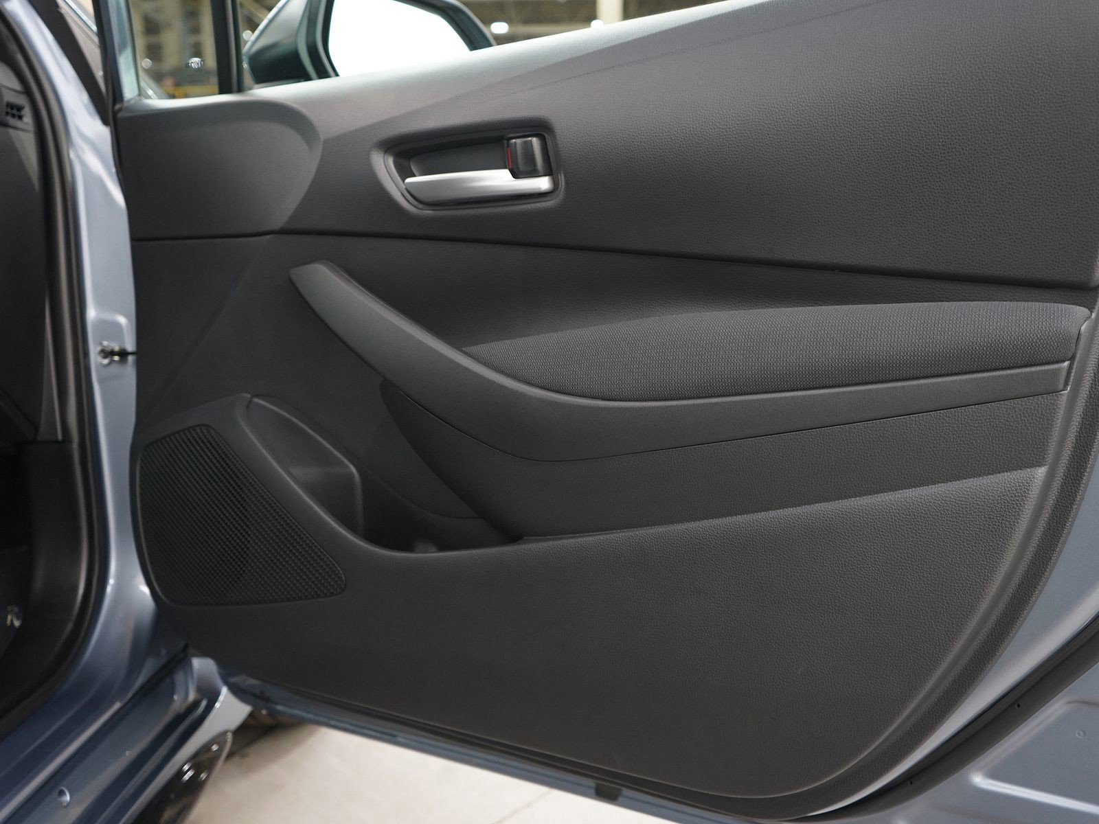 Used 2026 Toyota Corolla SE w/ SE Package FWD image 8