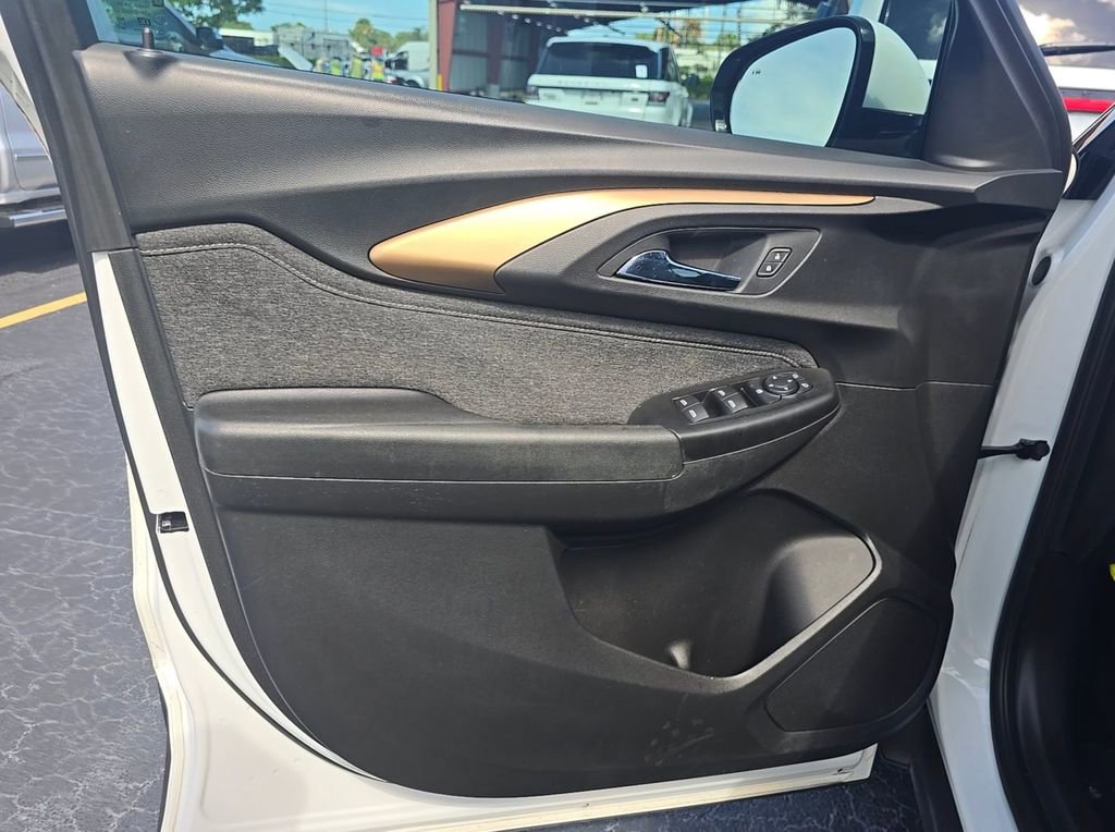 Used 2021 Chevrolet TrailBlazer ACTIV w/ Convenience Package FWD image 10