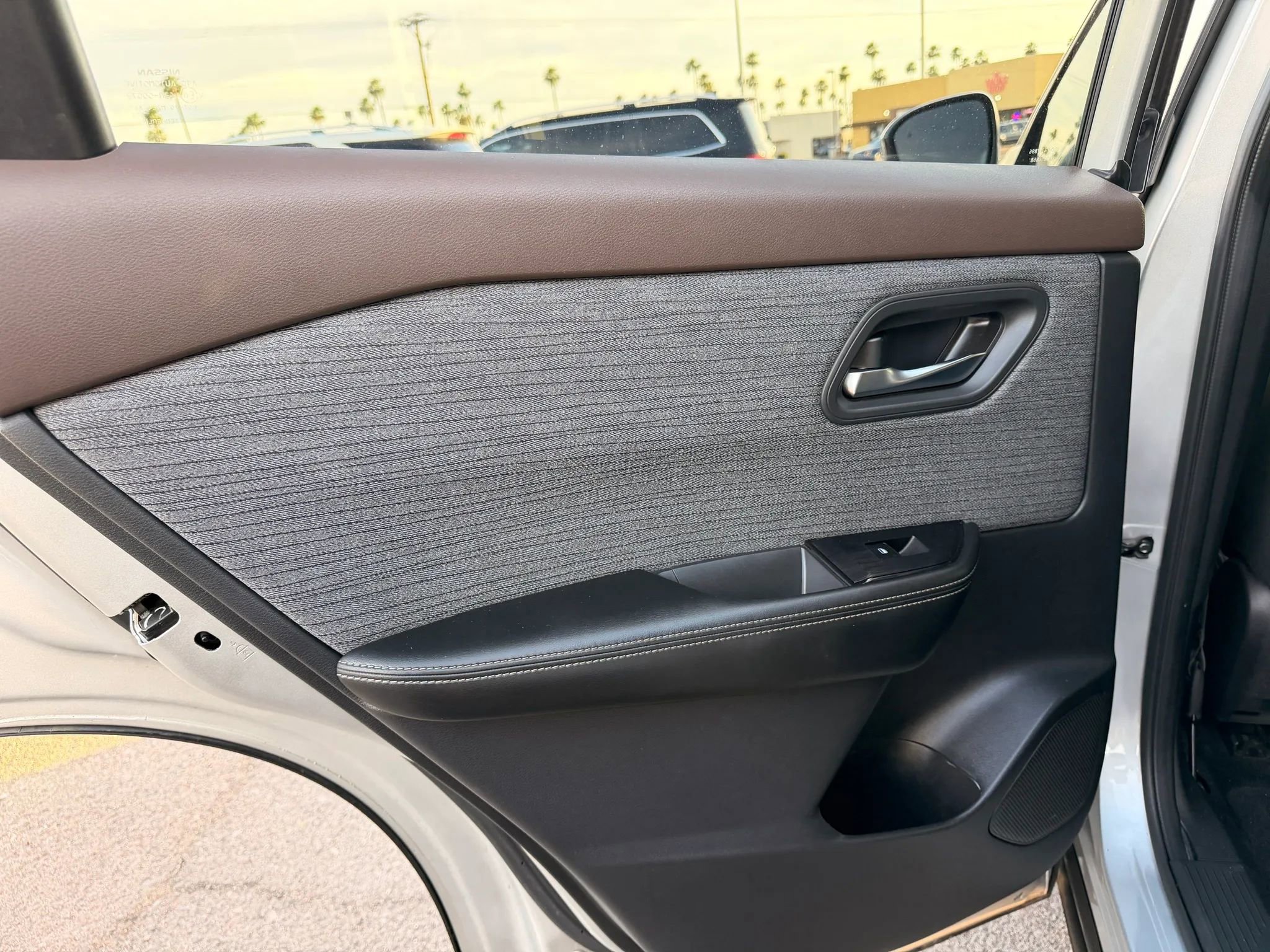 Used 2023 Nissan Rogue SV image 13