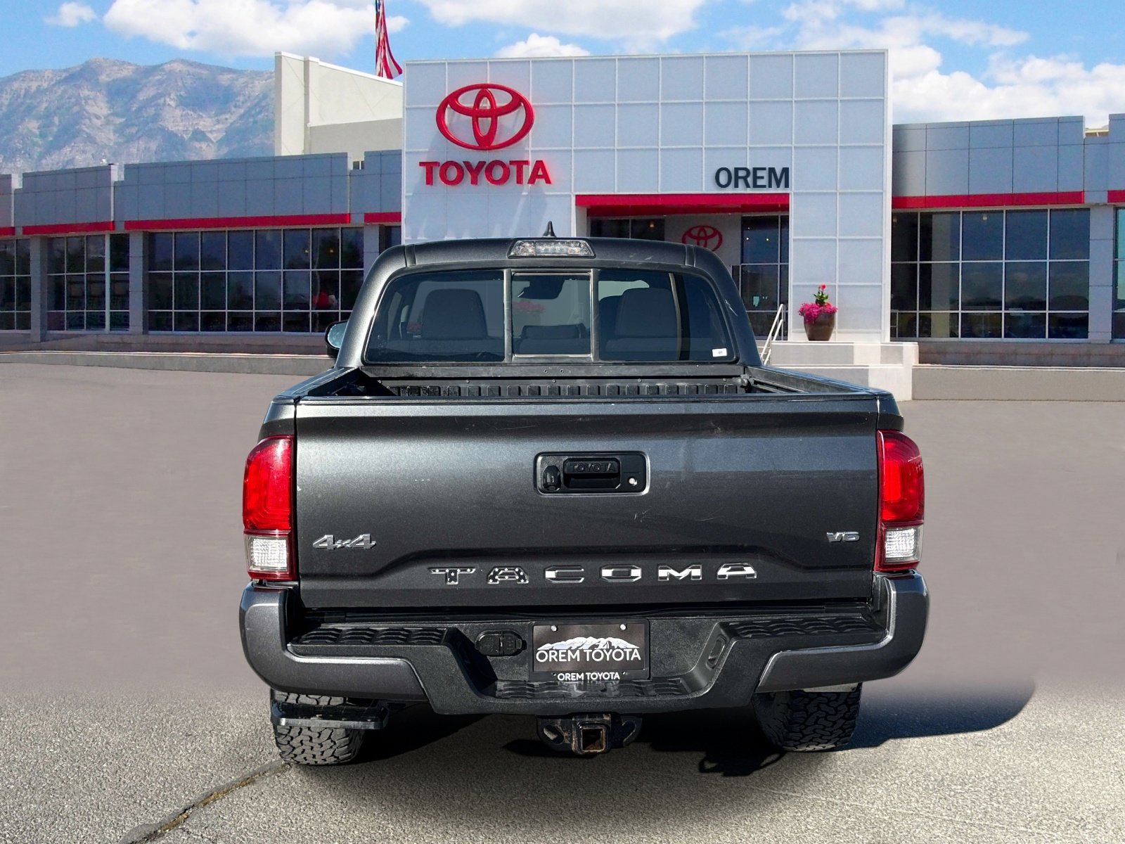 Used 2019 Toyota Tacoma SR image 4