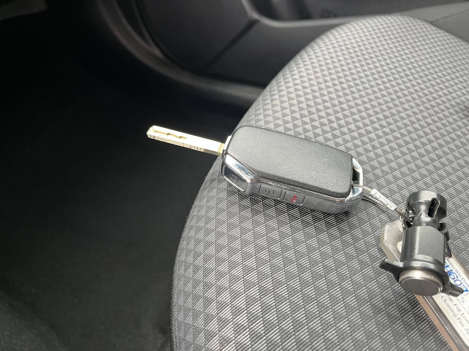 Used 2025 Kia Soul LX w/ LX Technology Package FWD image 20