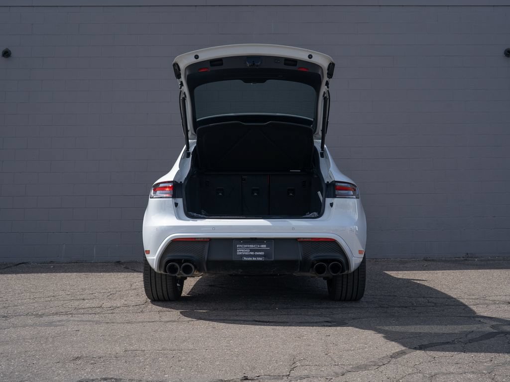 Certified 2025 Porsche Macan AWD/4WD image 14