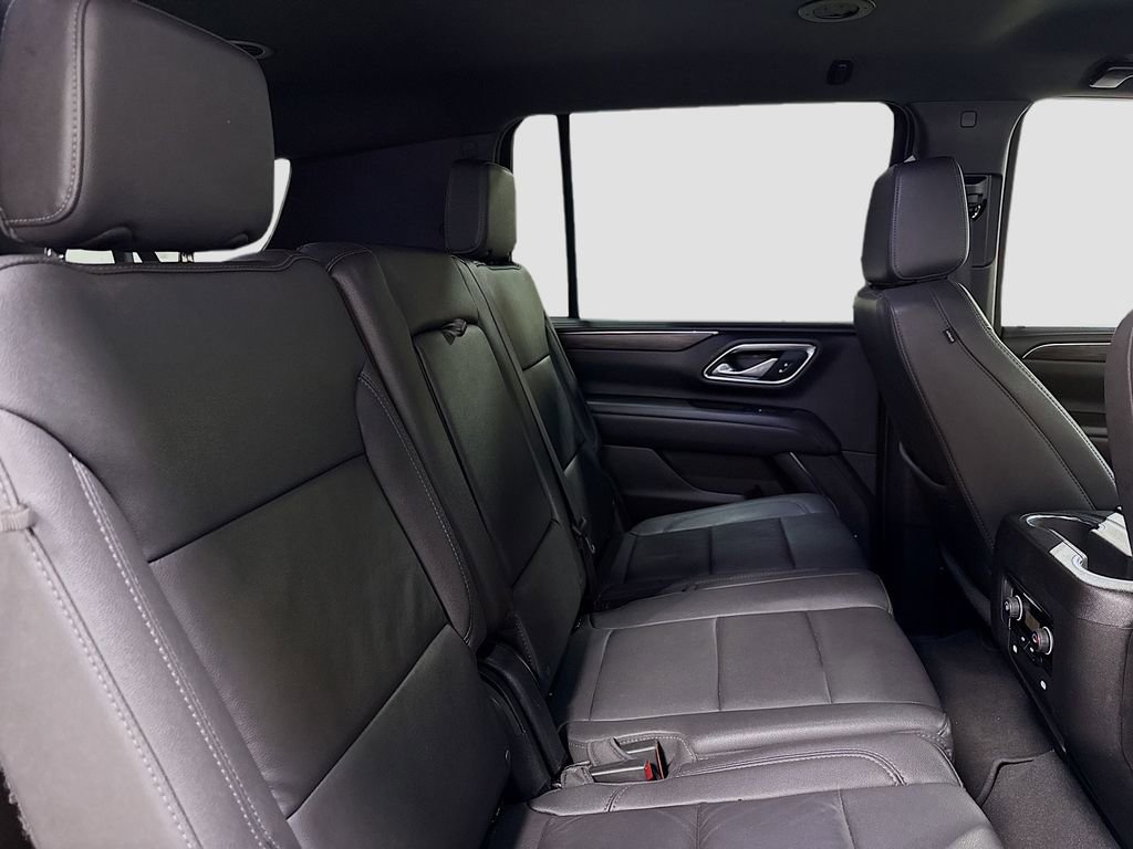 Used 2024 Chevrolet Suburban LT AWD/4WD image 29