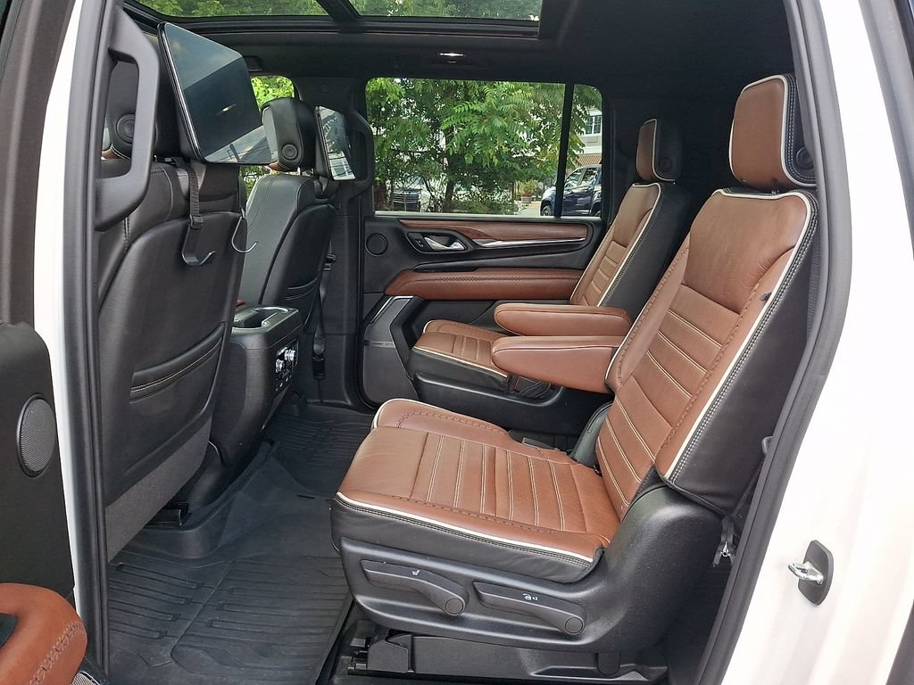 Certified 2023 GMC Yukon XL Denali Ultimate AWD/4WD image 12