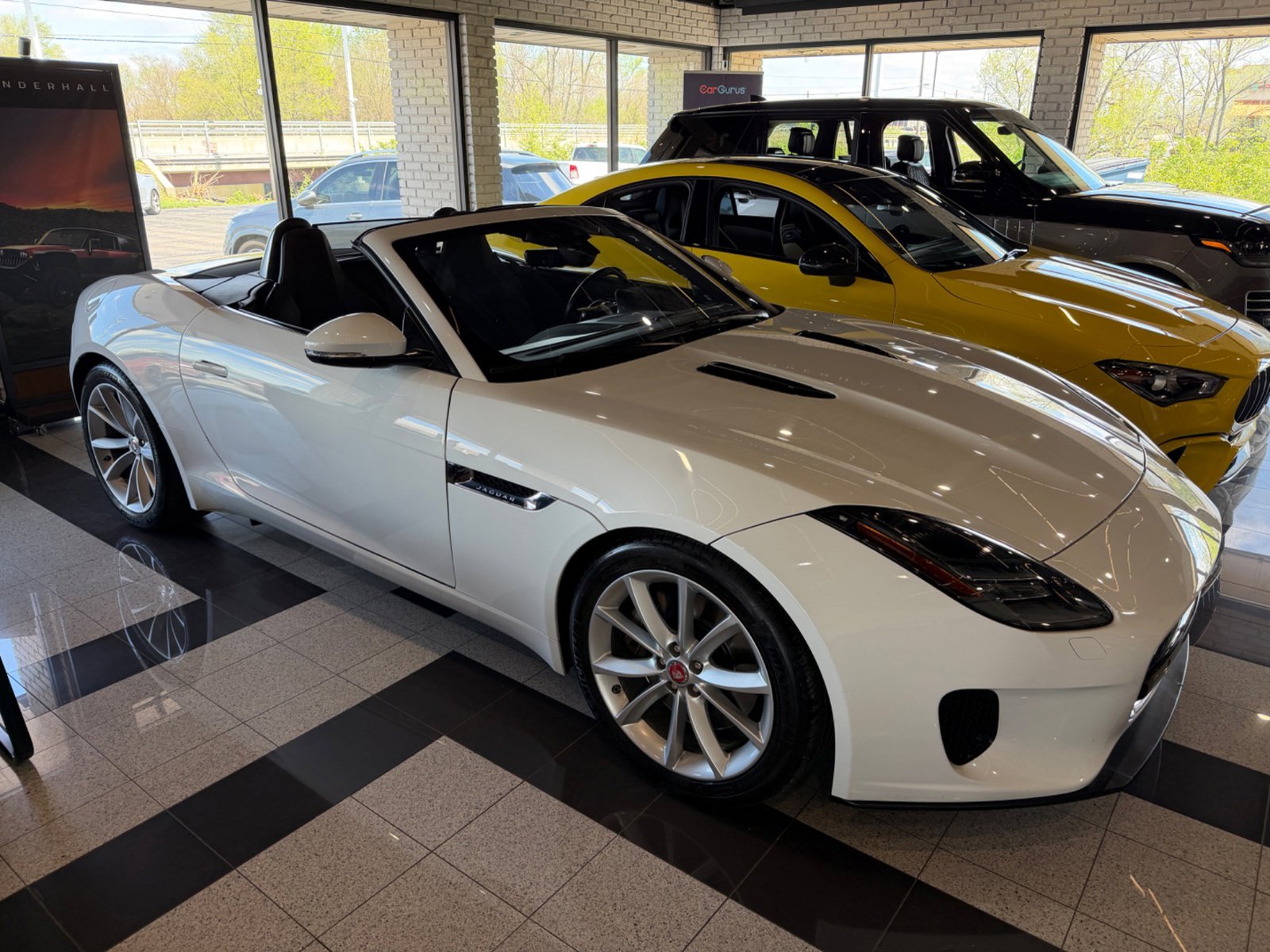 Used 2019 Jaguar F-TYPE Convertible RWD image 39
