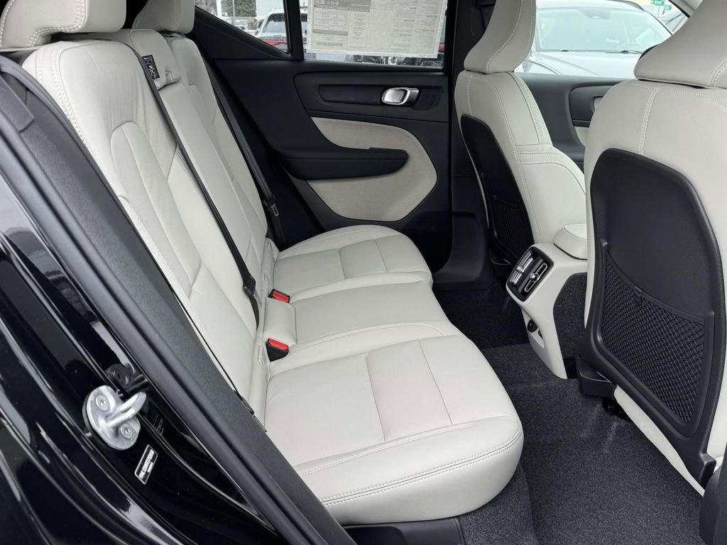 New 2026 Volvo XC40 B5 Ultra w/ Protection Package Premier image 14