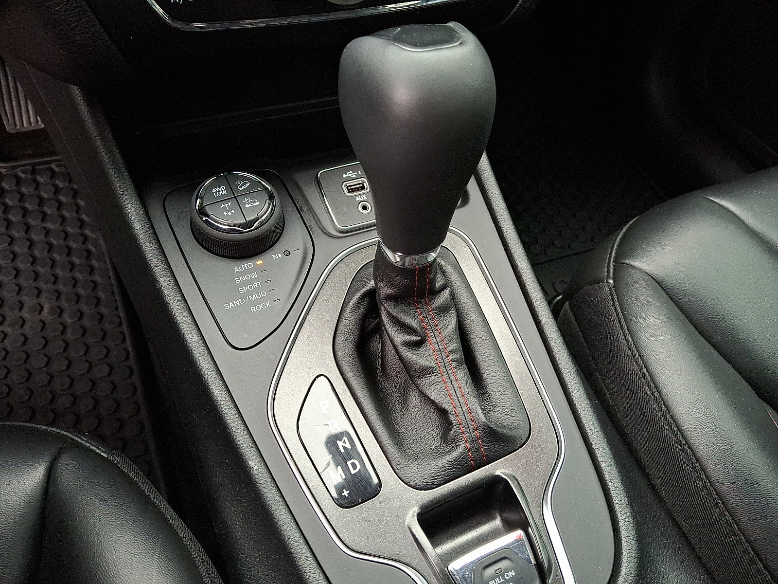 Certified 2020 Jeep Cherokee Trailhawk w/ Cold Weather Group image 16