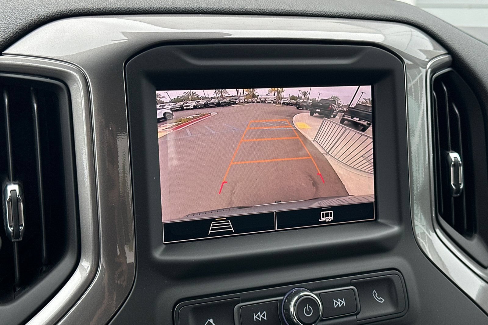 New 2026 Chevrolet Silverado 1500 Custom w/ LPO, Dark Essentials Package AWD/4WD image 18