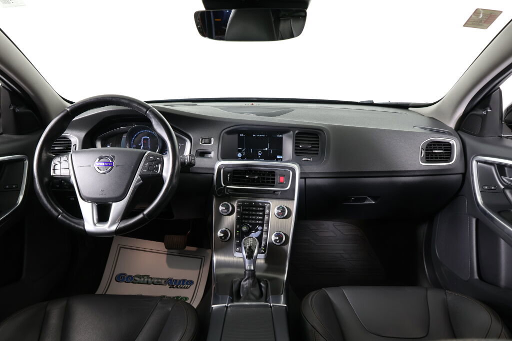 Used 2016 Volvo V60 T5 Cross Country Platinum image 27