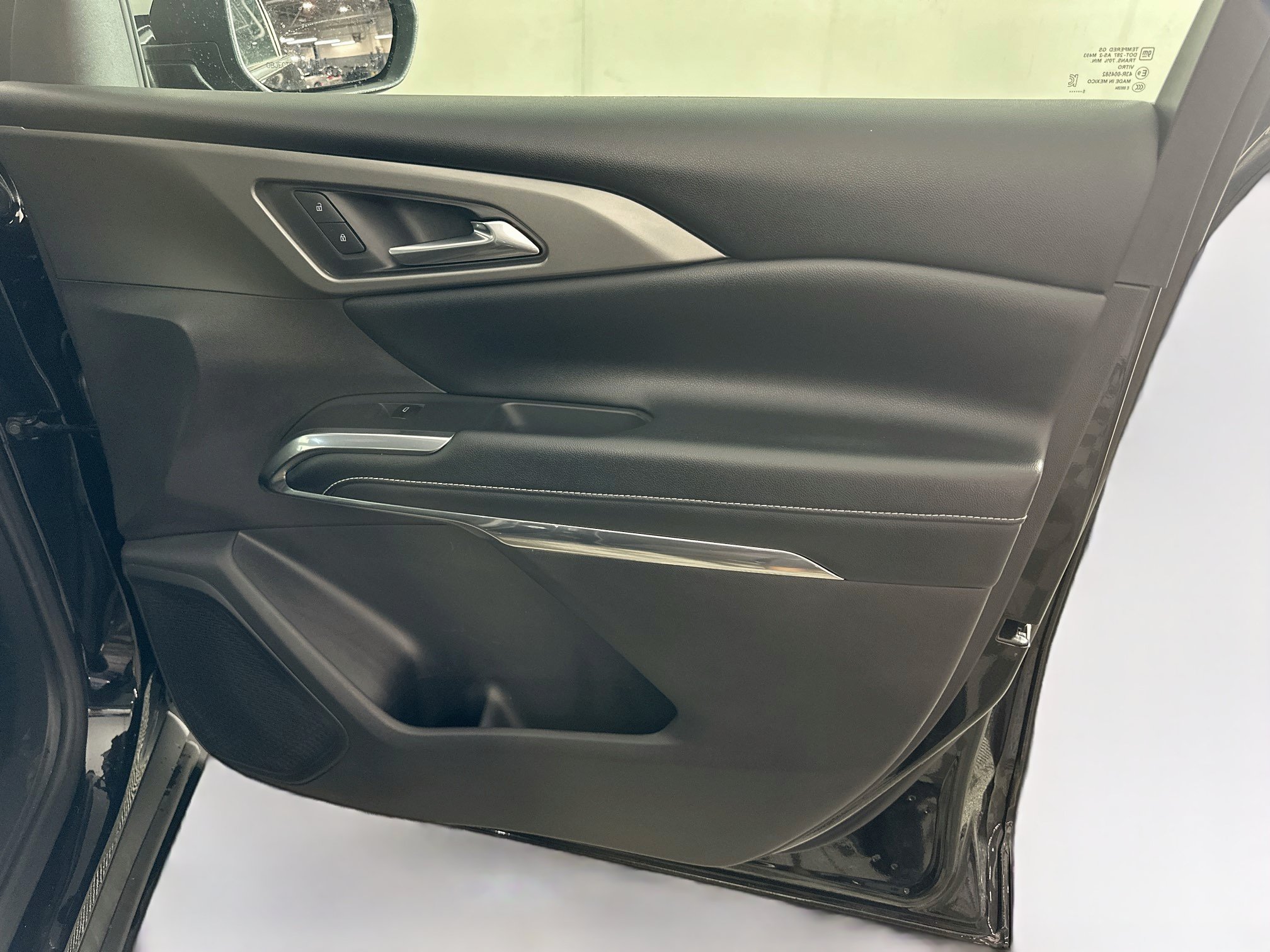 Used 2026 Chevrolet Traverse LT FWD image 34