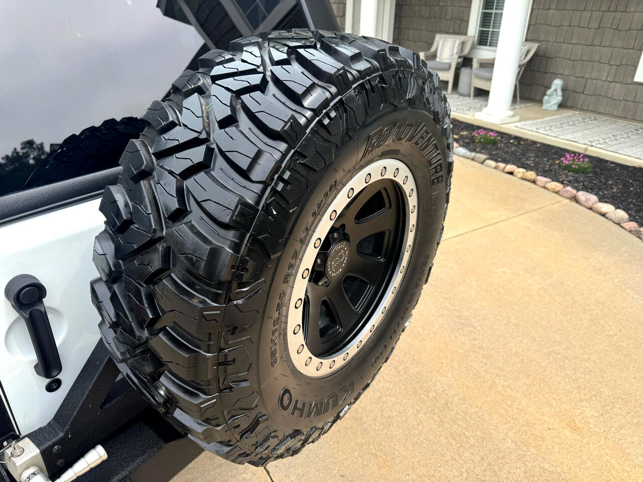 Used 2017 Jeep Wrangler Rubicon w/ Power Convenience Group image 37