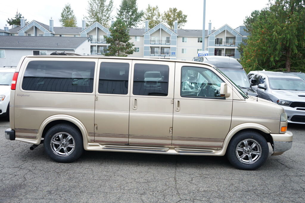 Used 2011 GMC Savana 1500 image 6