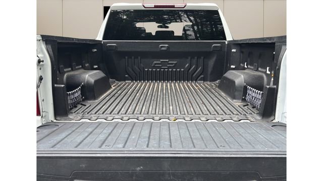 Used 2022 Chevrolet Silverado 1500 LT RWD image 5