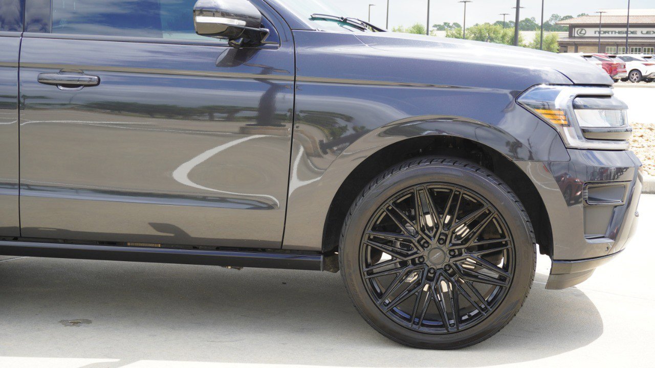 Used 2023 Ford Expedition Limited image 9