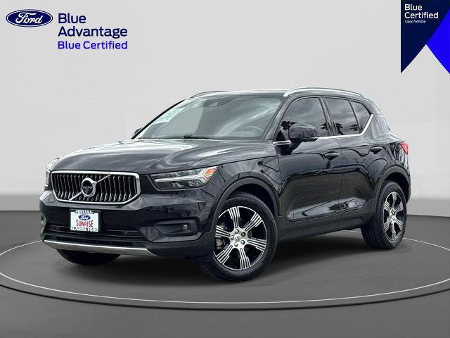 Used 2021 Volvo XC40 T4 Inscription FWD image 1
