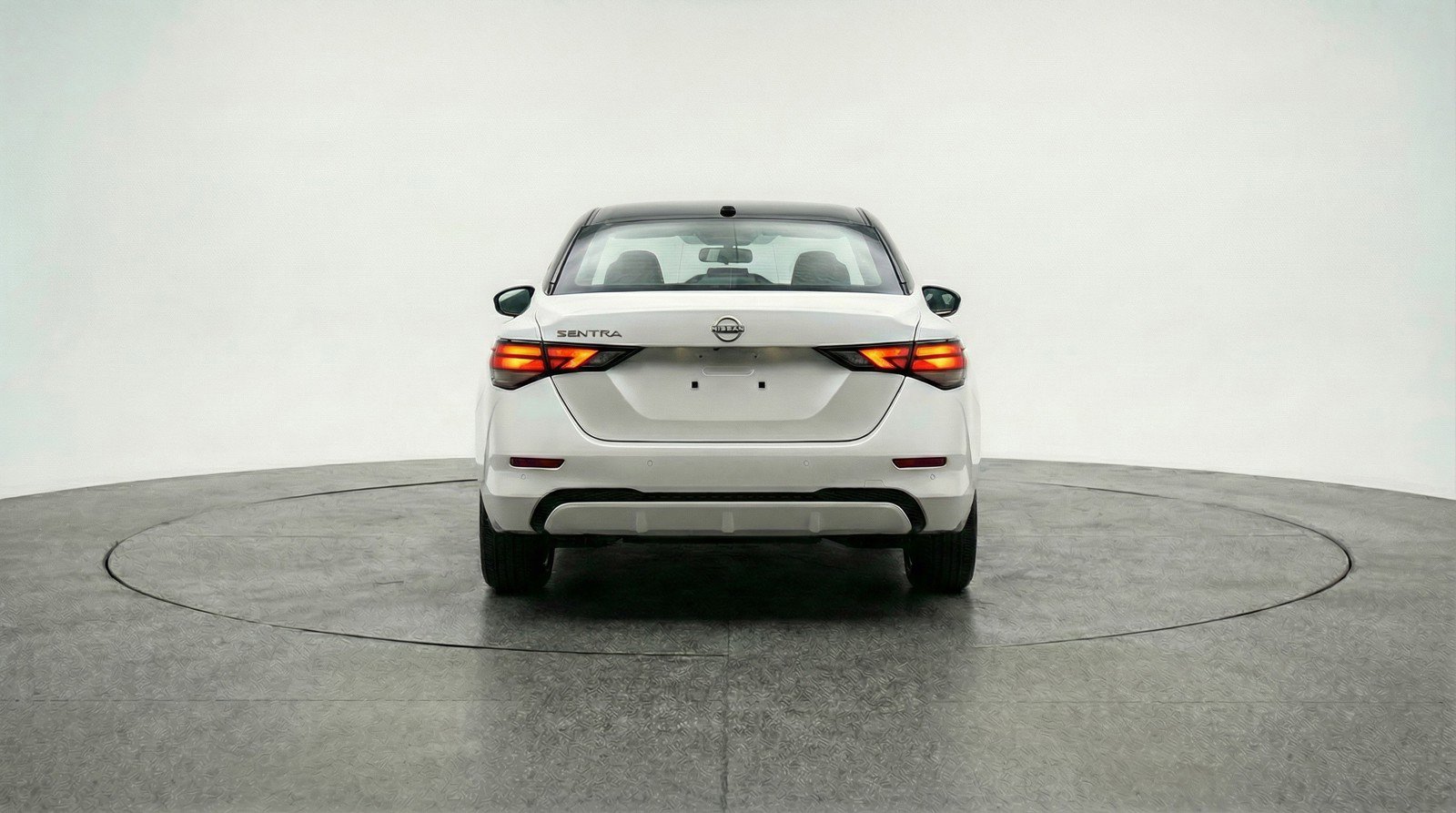 Used 2025 Nissan Sentra SV image 7