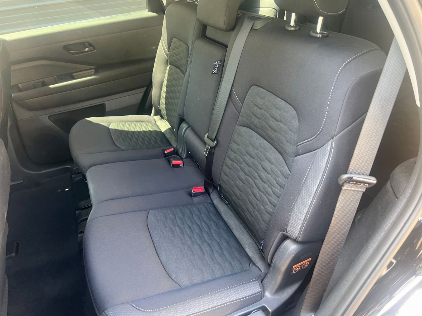 Used 2025 Nissan Pathfinder SV FWD image 37