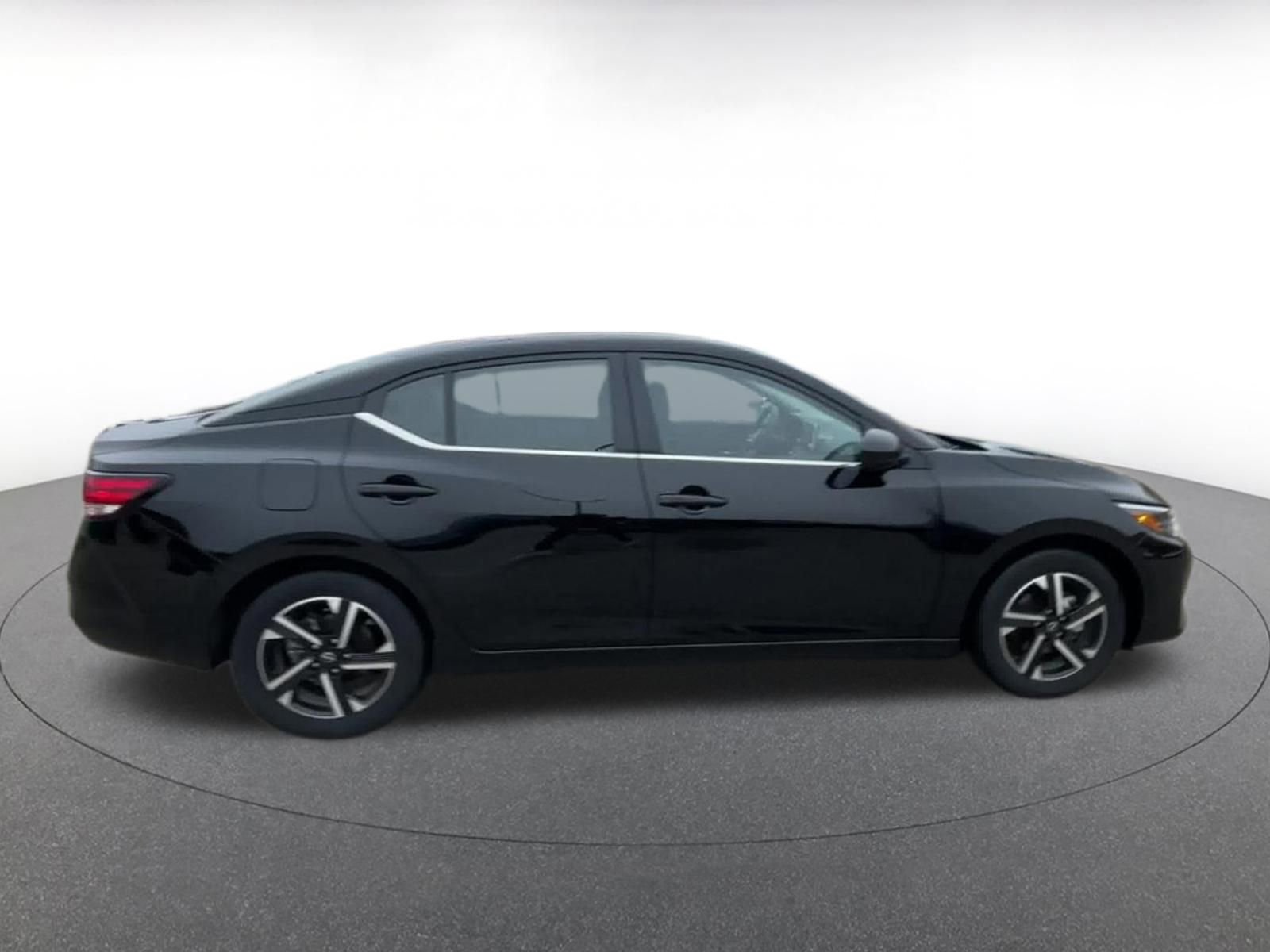 Used 2025 Nissan Sentra SV image 16