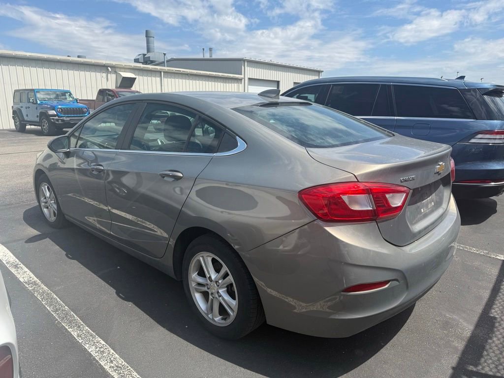 Used 2018 Chevrolet Cruze LT w/ Convenience Package FWD image 6