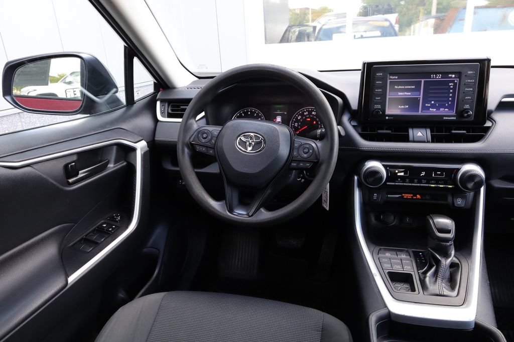 Certified 2021 Toyota RAV4 LE AWD/4WD image 30