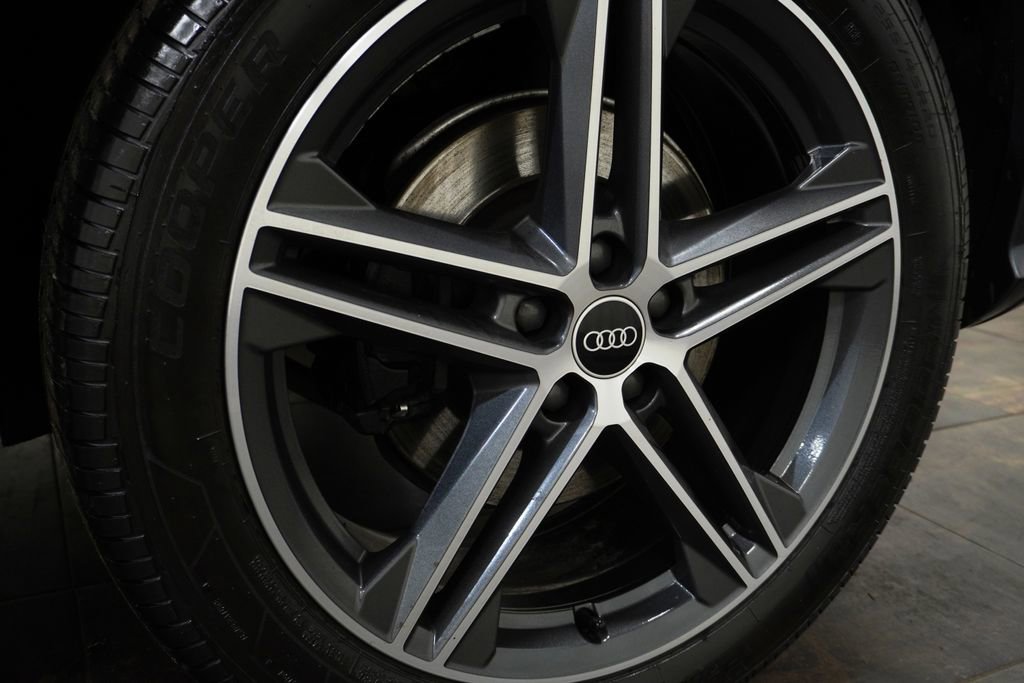 Used 2020 Audi SQ5 Premium Plus w/ Premium Plus Package AWD/4WD image 11