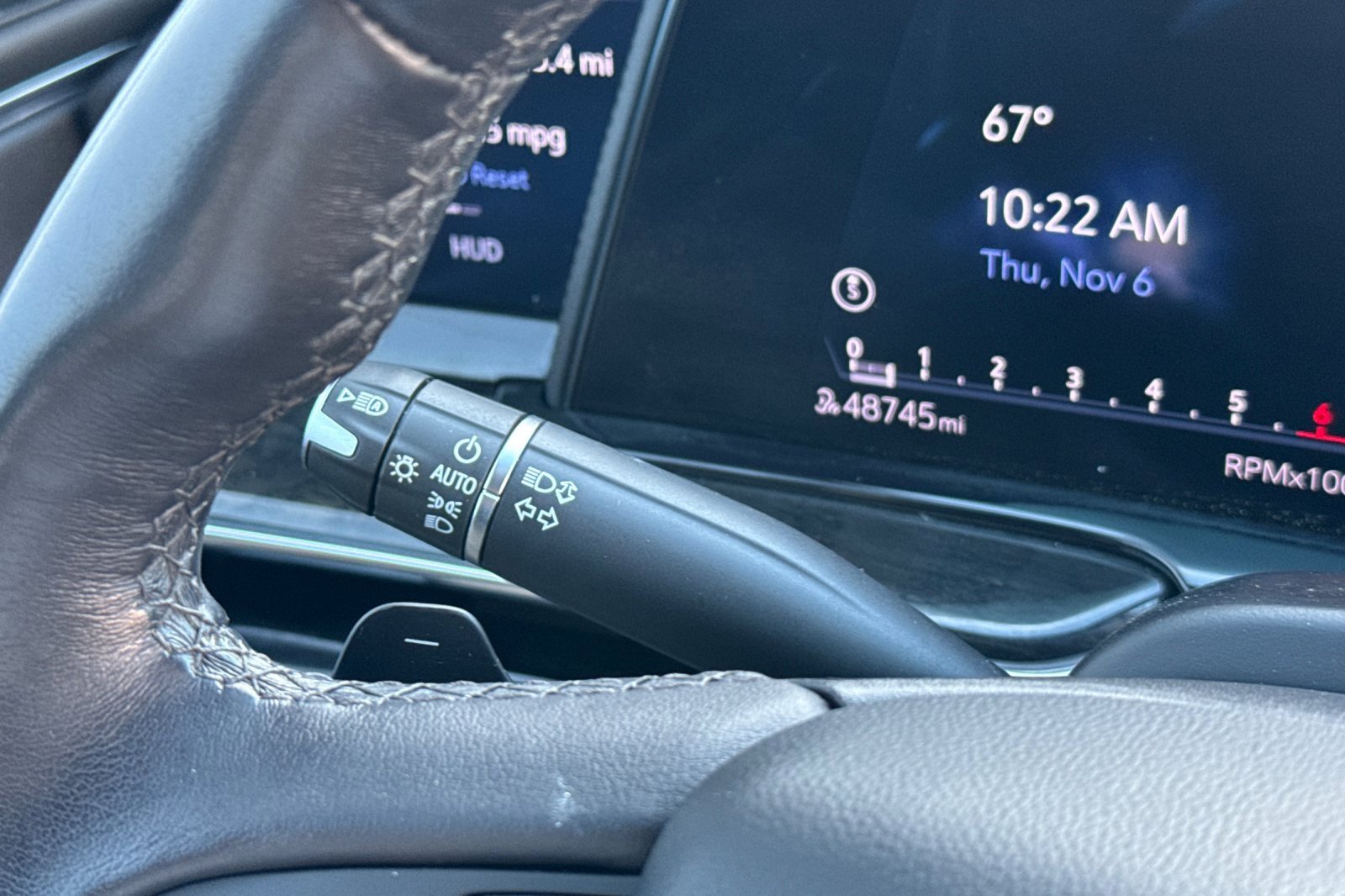 Used 2023 Cadillac Escalade ESV Premium Luxury image 34