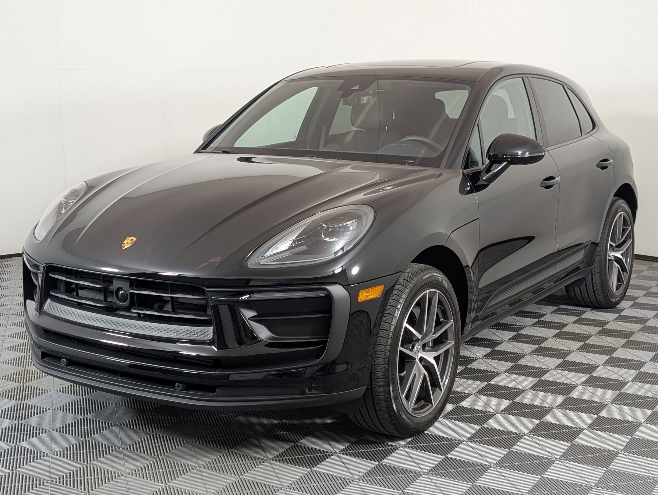 Used 2025 Porsche Macan