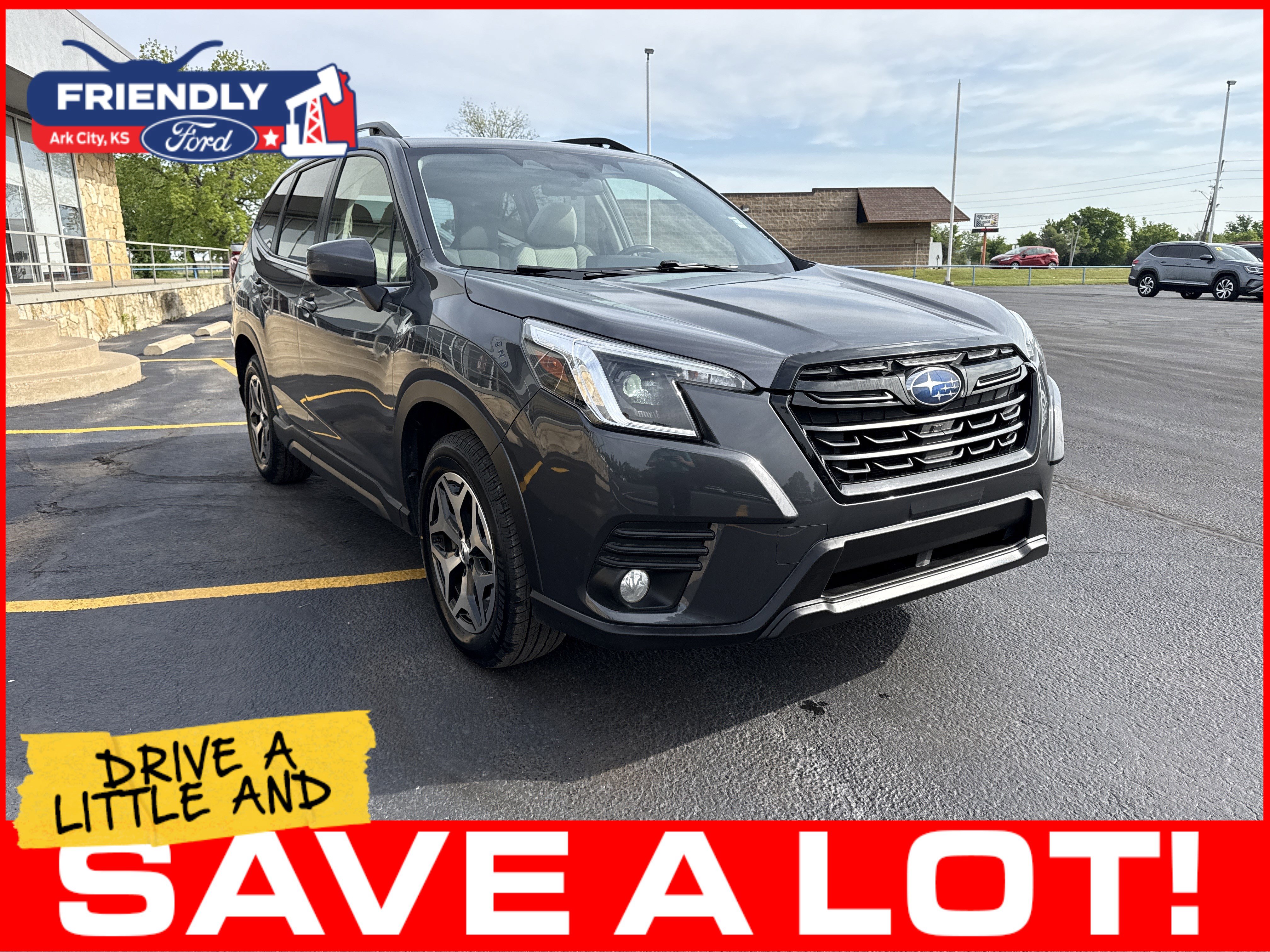 Used 2023 Subaru Forester Premium AWD/4WD image 3