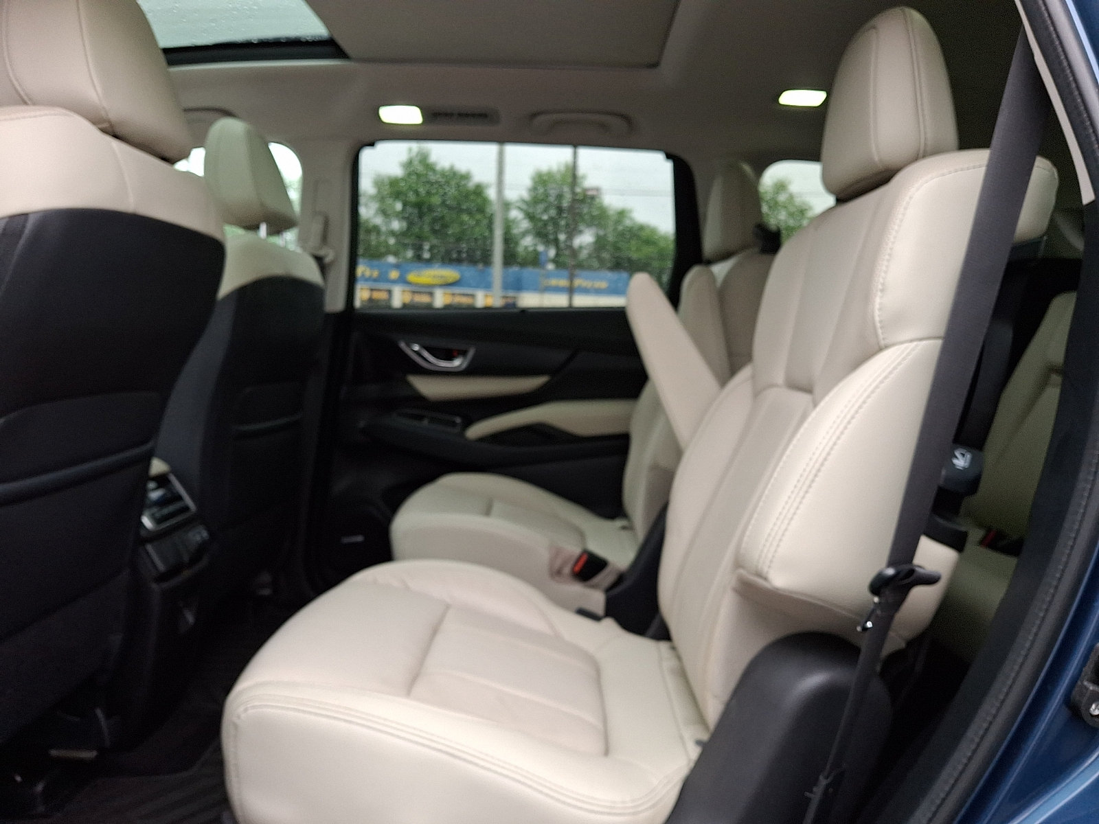Used 2022 Subaru Ascent Limited w/ Technology Package AWD/4WD image 11