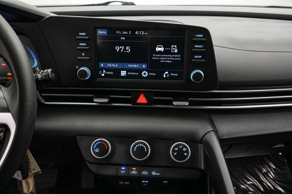 Used 2025 Hyundai Elantra SE image 15