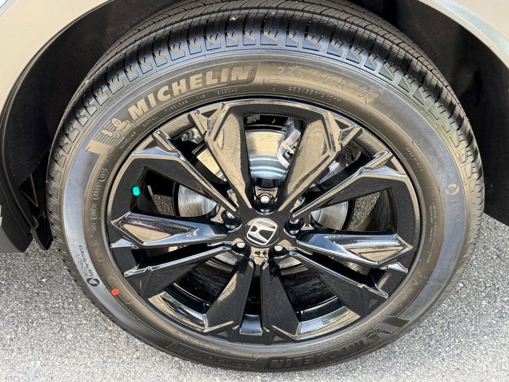 Certified 2026 Honda CR-V Sport Touring image 11