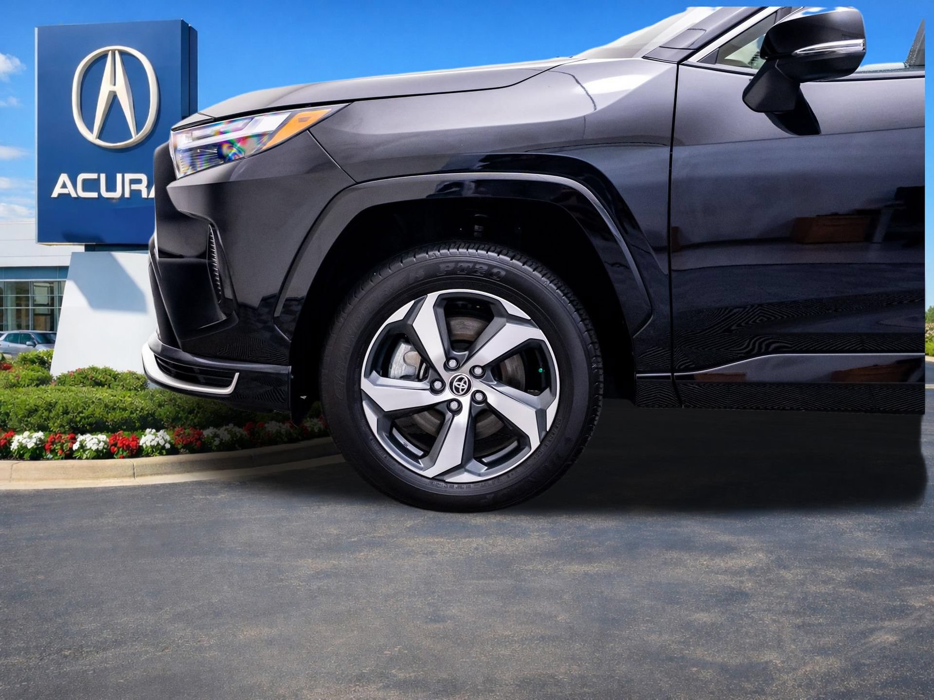 Used 2025 Toyota RAV4 SE AWD/4WD image 40