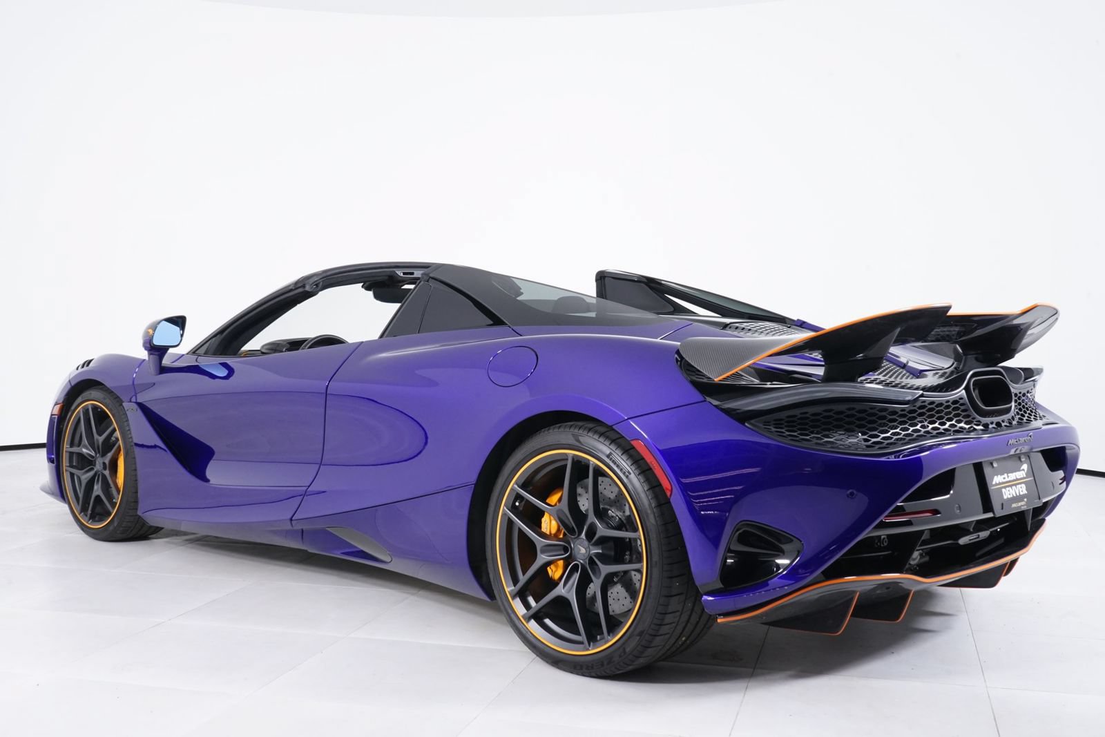 Used 2025 McLaren 750S Spider RWD image 3
