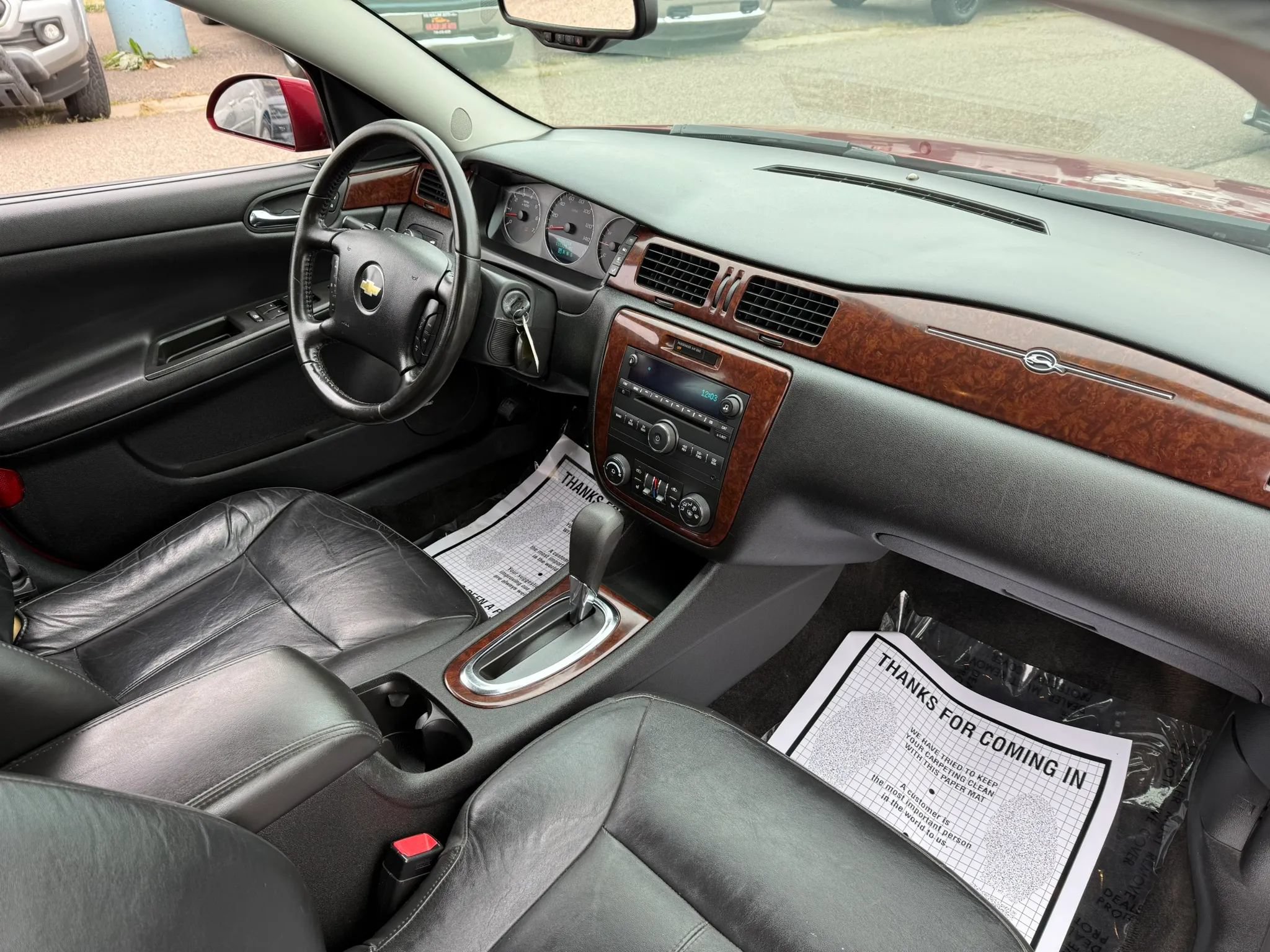 Used 2011 Chevrolet Impala LTZ FWD image 15